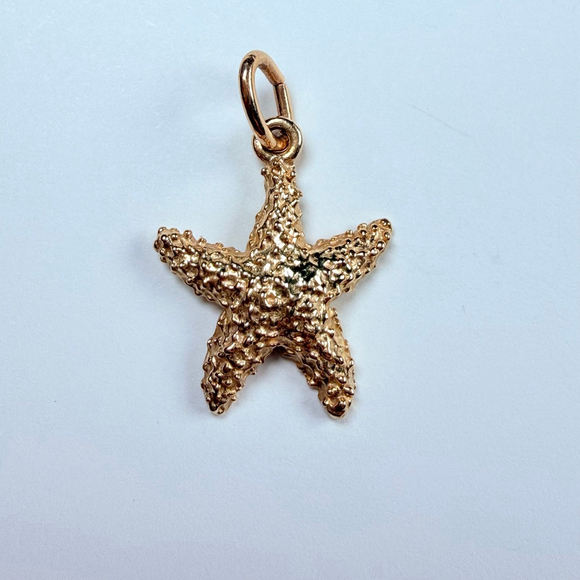 14K Solid Yellow Gold 3D Sculptural Textured Starfish Vintage Charm Pendant